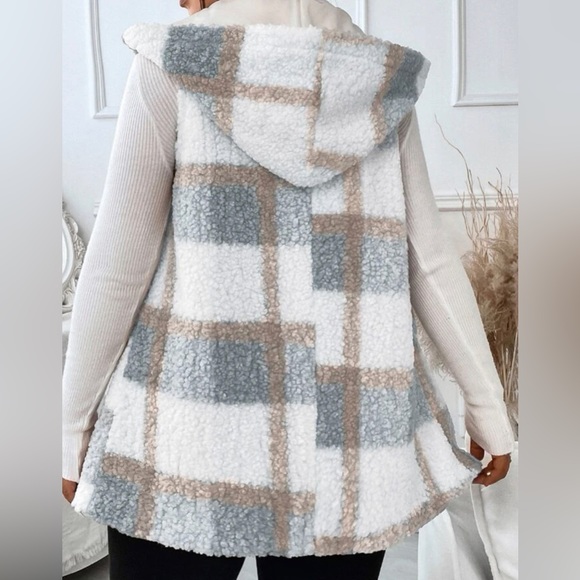 Fuzzy Plush Plus size Plaid Teddy Vest Coat with hood - Picture 3 of 3
